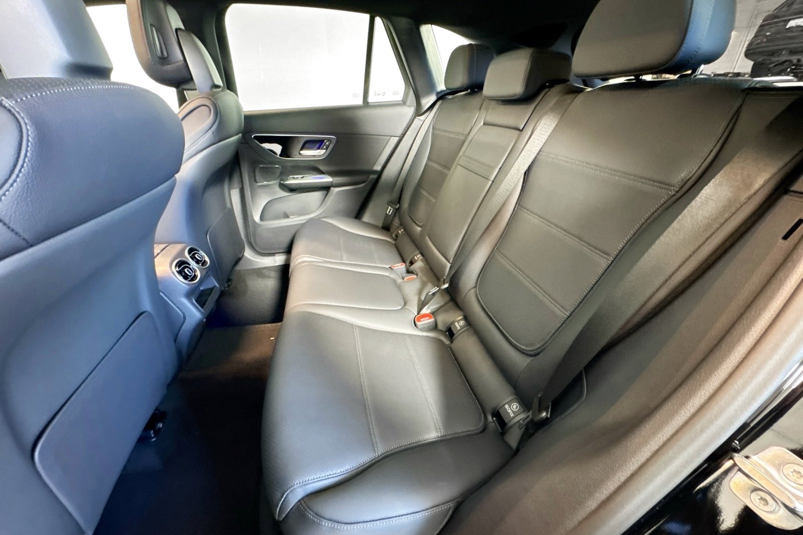 New 2026 Black Mercedes-Benz GLC 300 image 22
