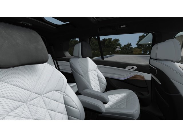New 2027 Brooklyn Grey Metallic BMW X7 40i image 12