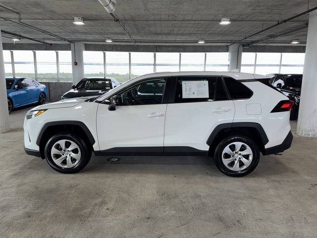 Used 2023 Ice Toyota LE image 4