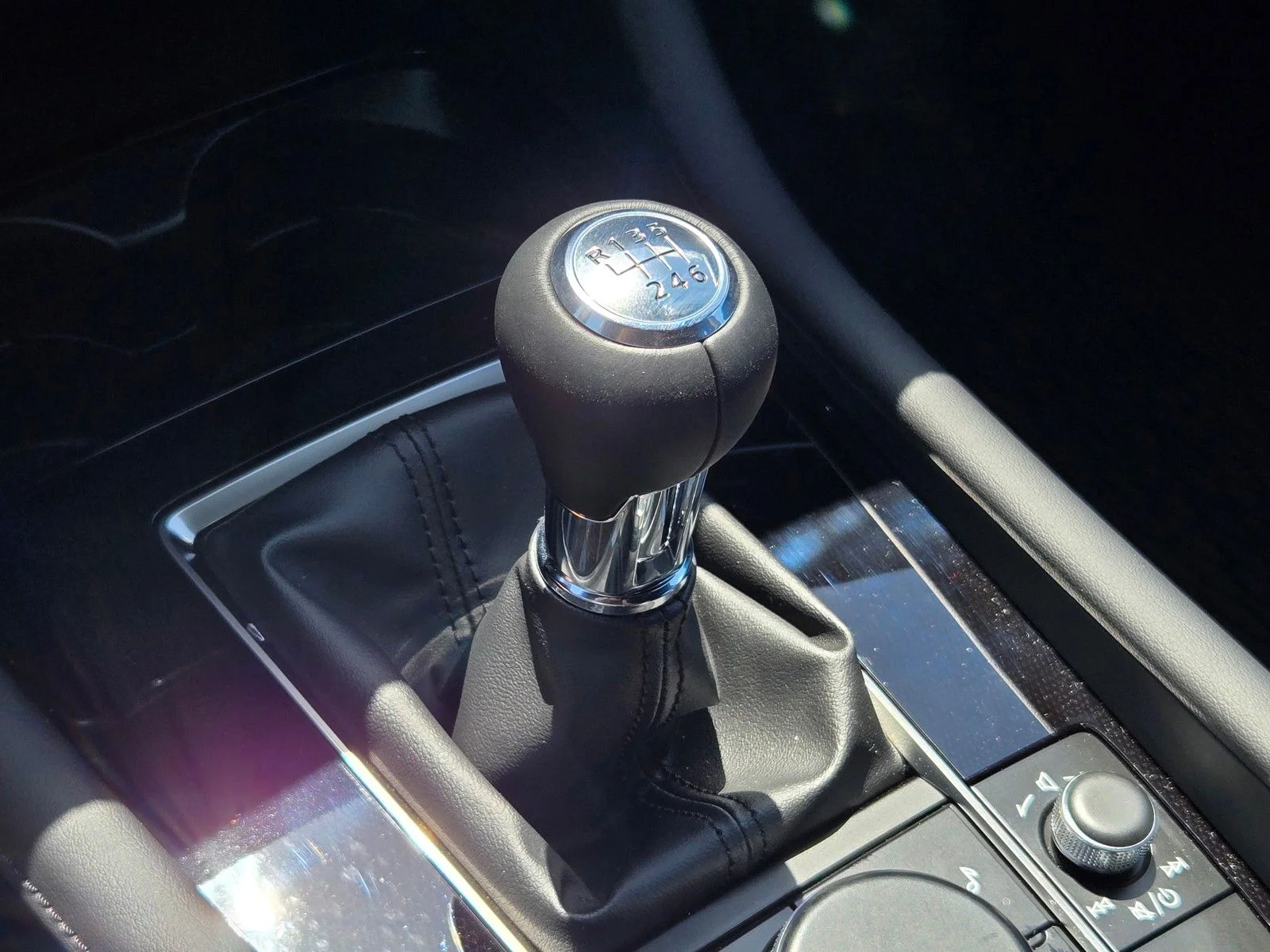 2026 Mazda Mazda3 Premium - Photo 19