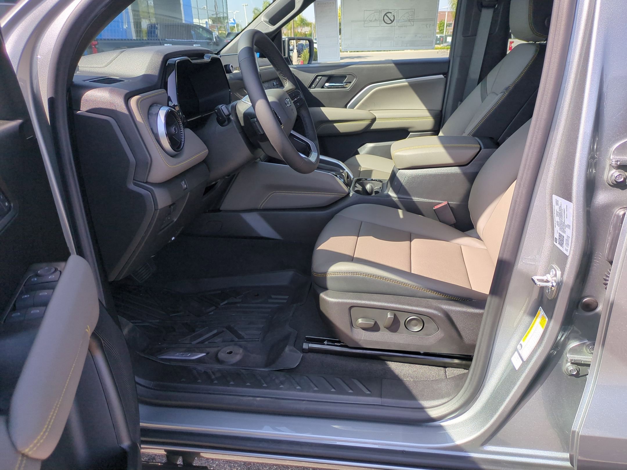 2026 Chevrolet Colorado ZR2 - Photo 11