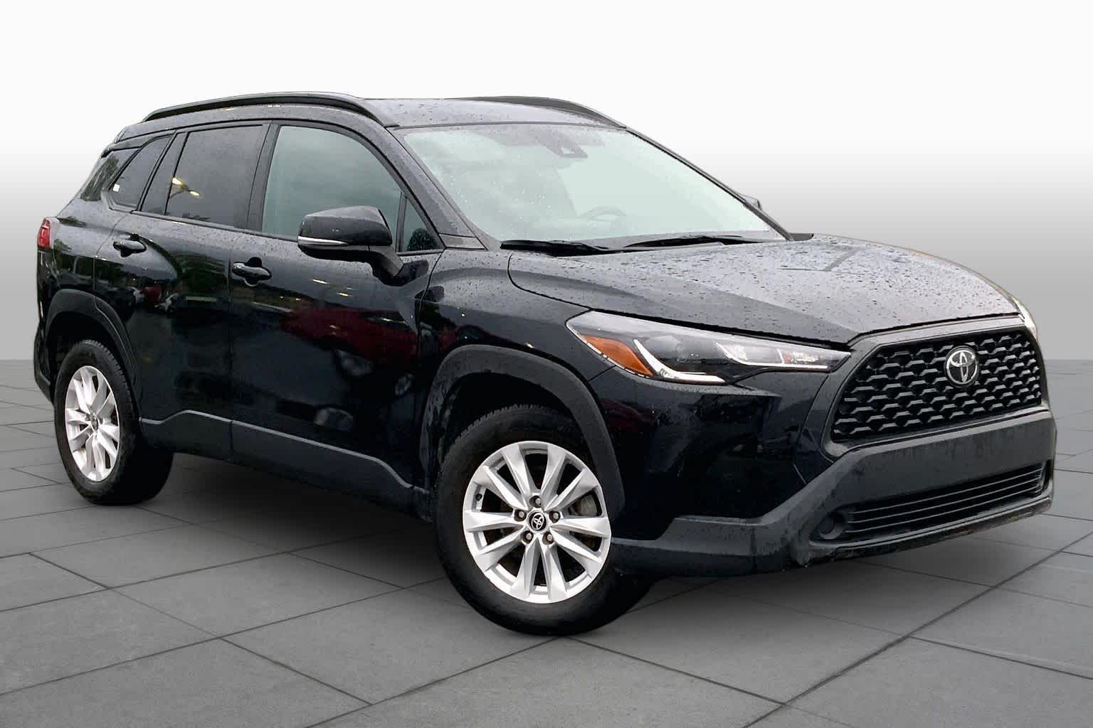 Used 2022 Jet Black Toyota LE image 3