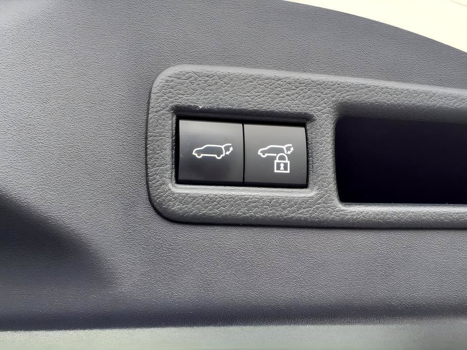Certified Used 2023 Pearl Toyota Limited image 7