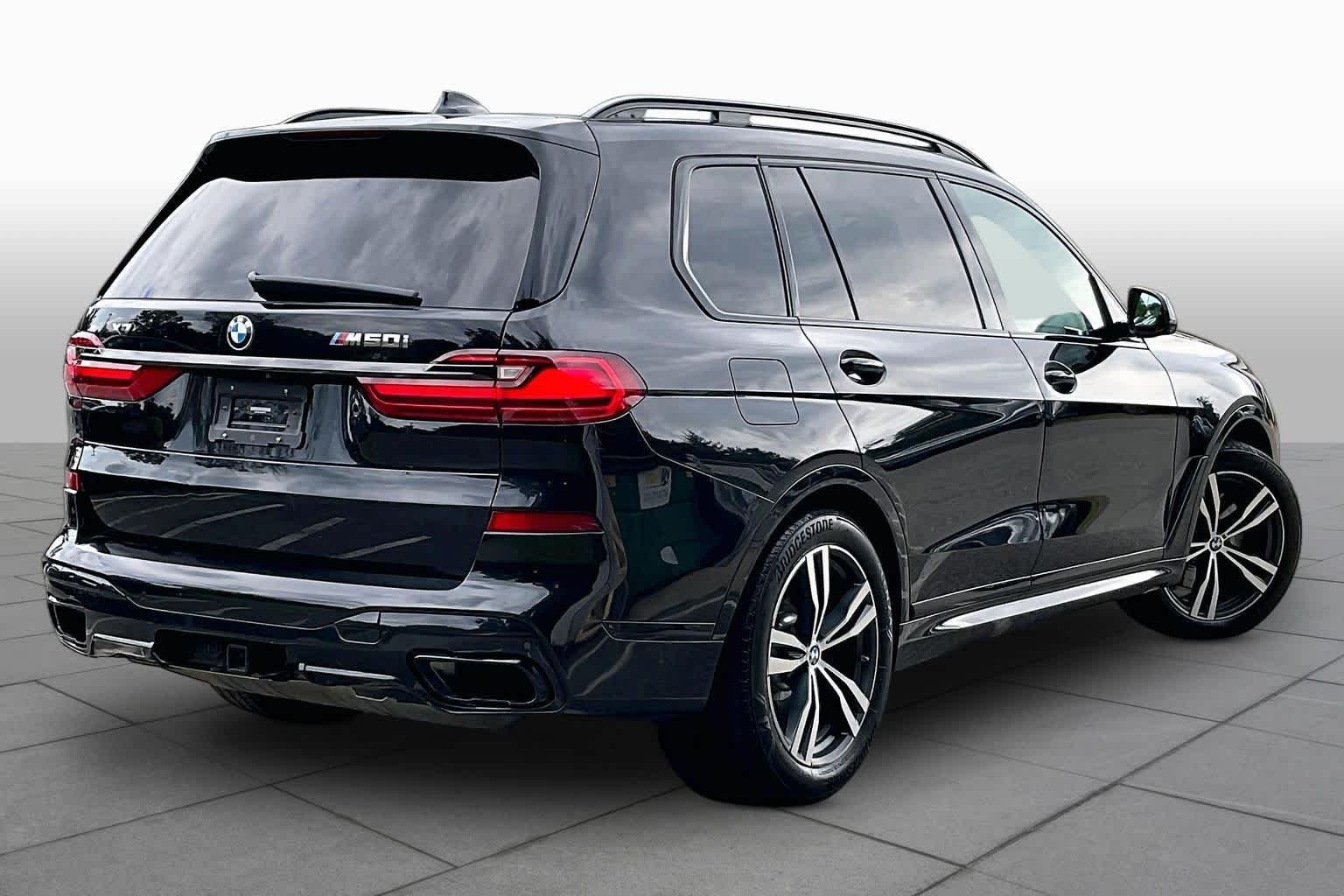 Used 2022 Black Sapphire Metallic BMW M50i image 12
