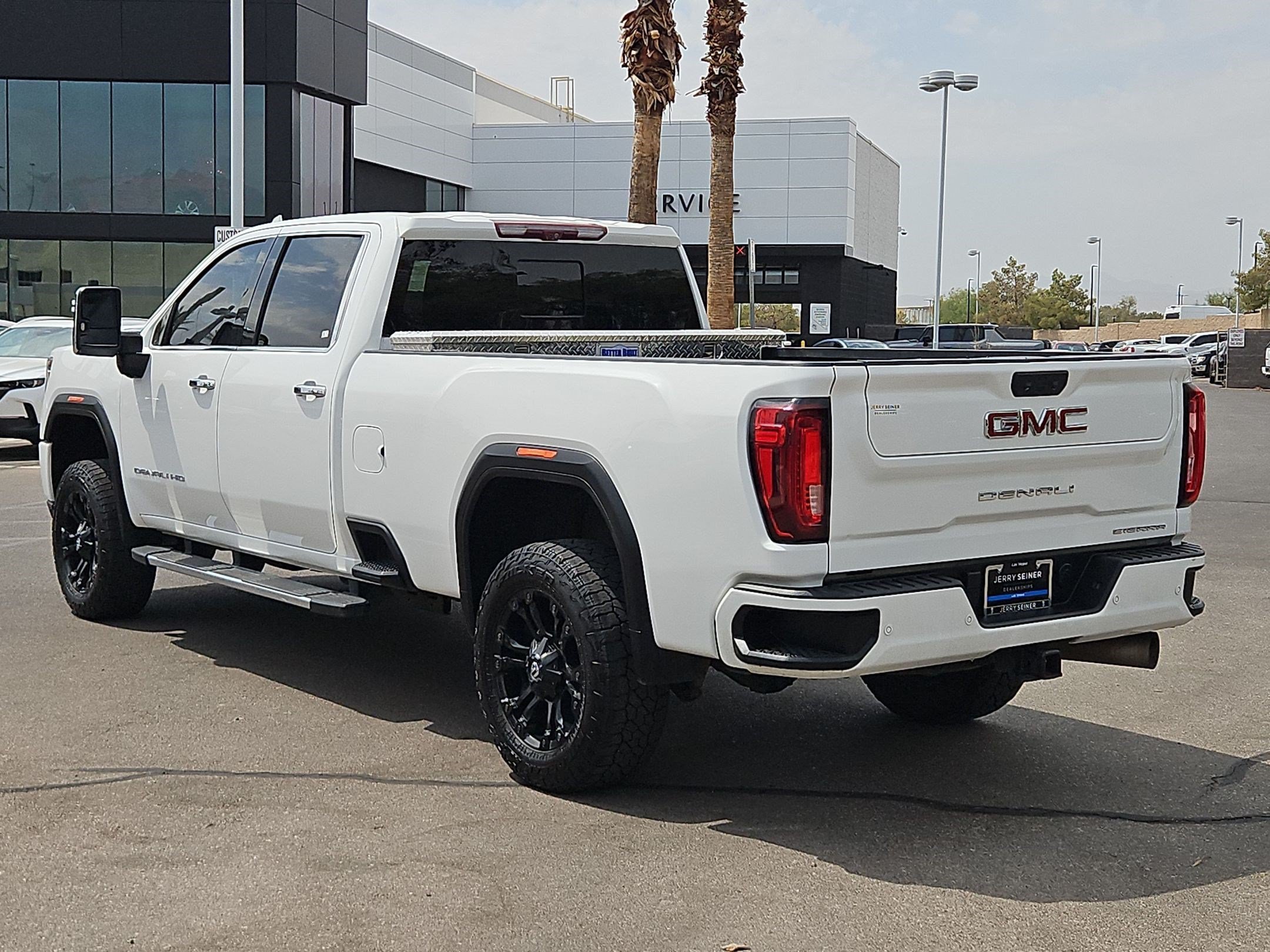 Used 2021 SUMMIT WHITE GMC Denali image 3