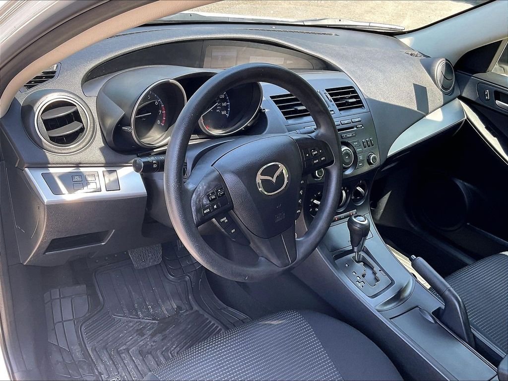 Used 2013 White Mazda i Sport image 8