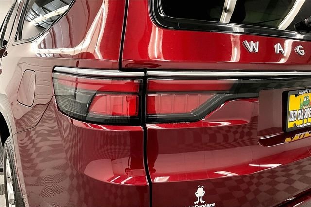 Used 2022 Velvet Red Pearlcoat Jeep Series II image 36