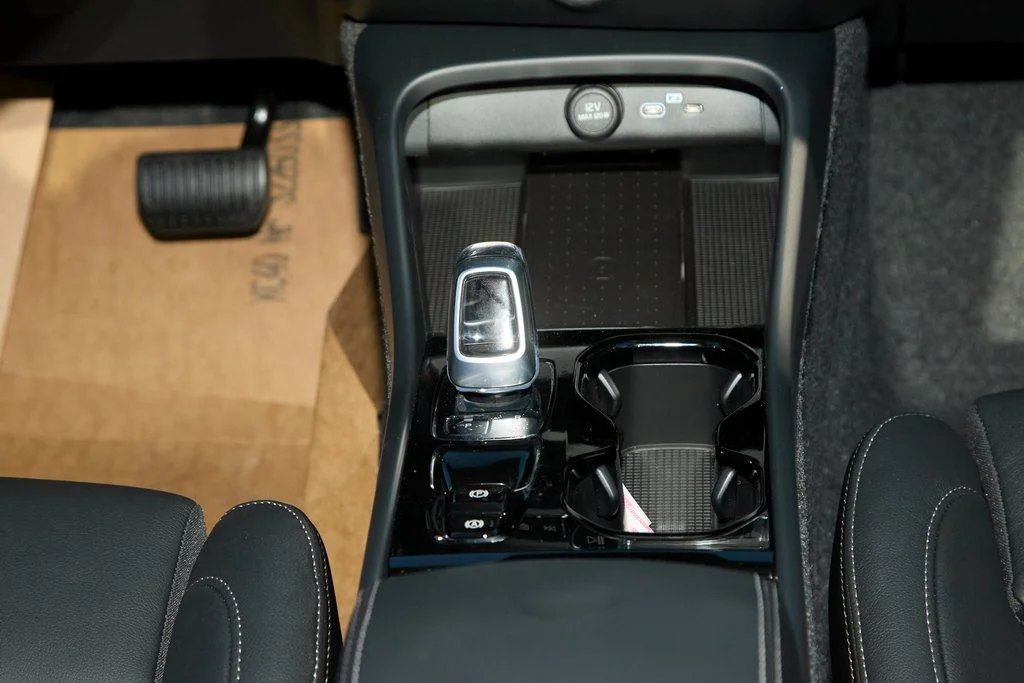 2026 Volvo XC40 Ultra - Photo 28