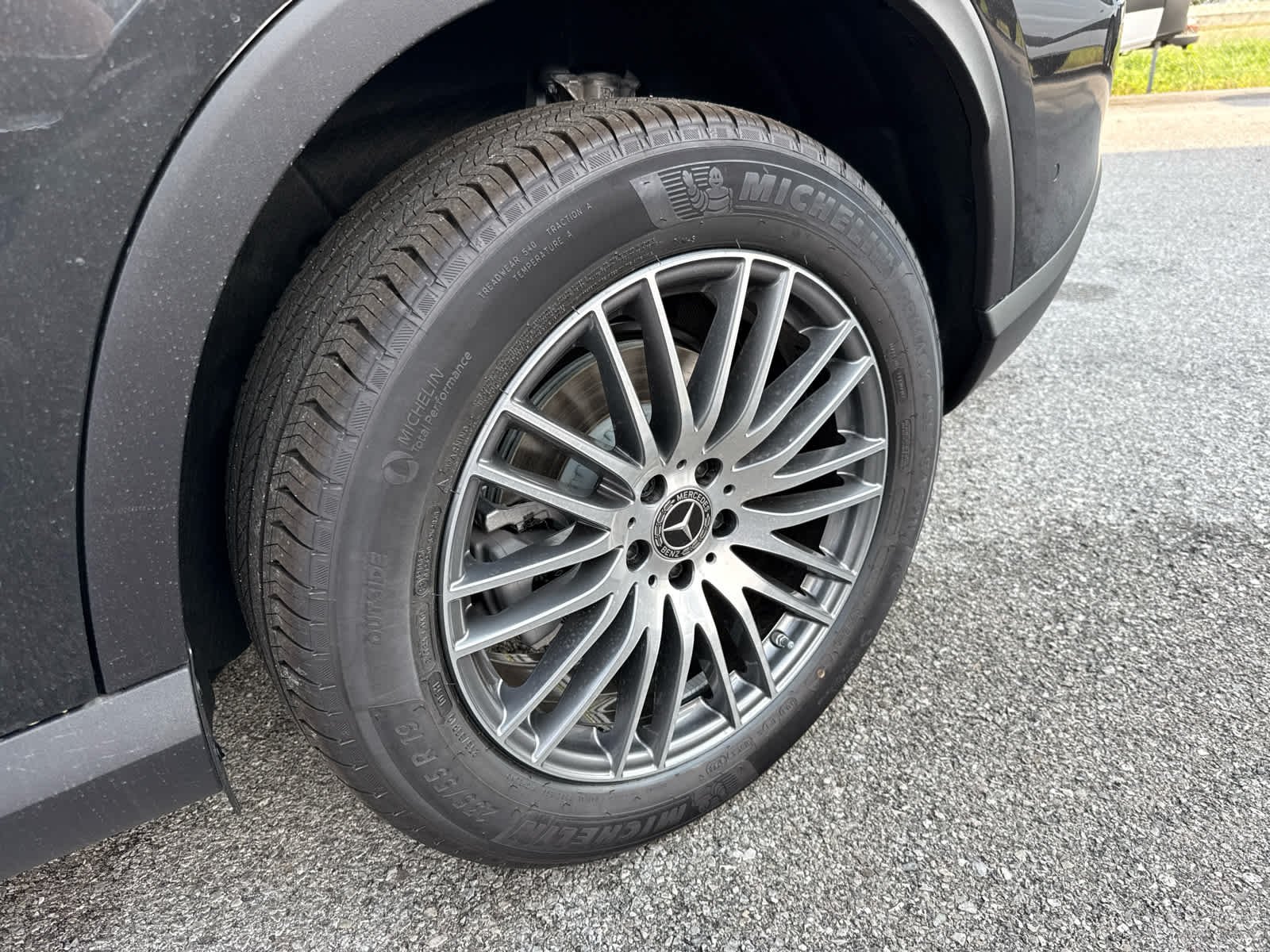 New 2027 Graphite Grey Metallic Mercedes-Benz GLC 300 image 8