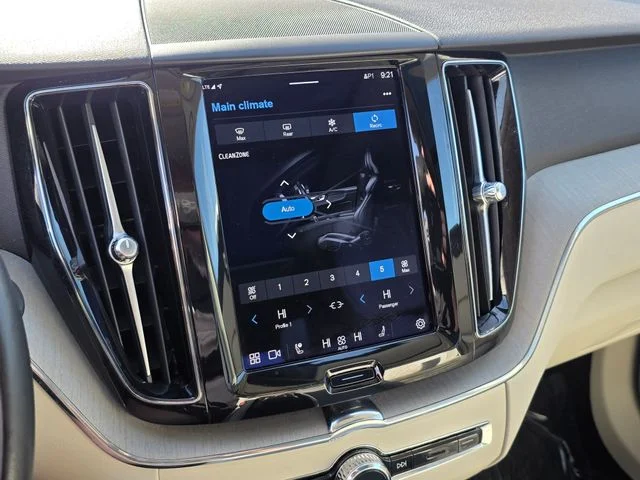 2023 Volvo XC60 Plus - Photo 30