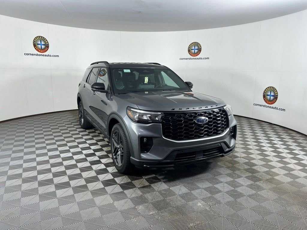 Used 2025 Gray Ford ST-Line image 18