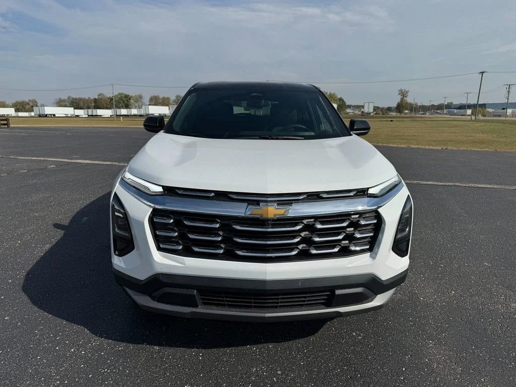 New 2026 Summit White Chevrolet LT image 8