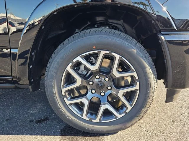 New 2026 Diamond Black Crystal Pearl-Coat Exterior Paint RAM Laramie image 10