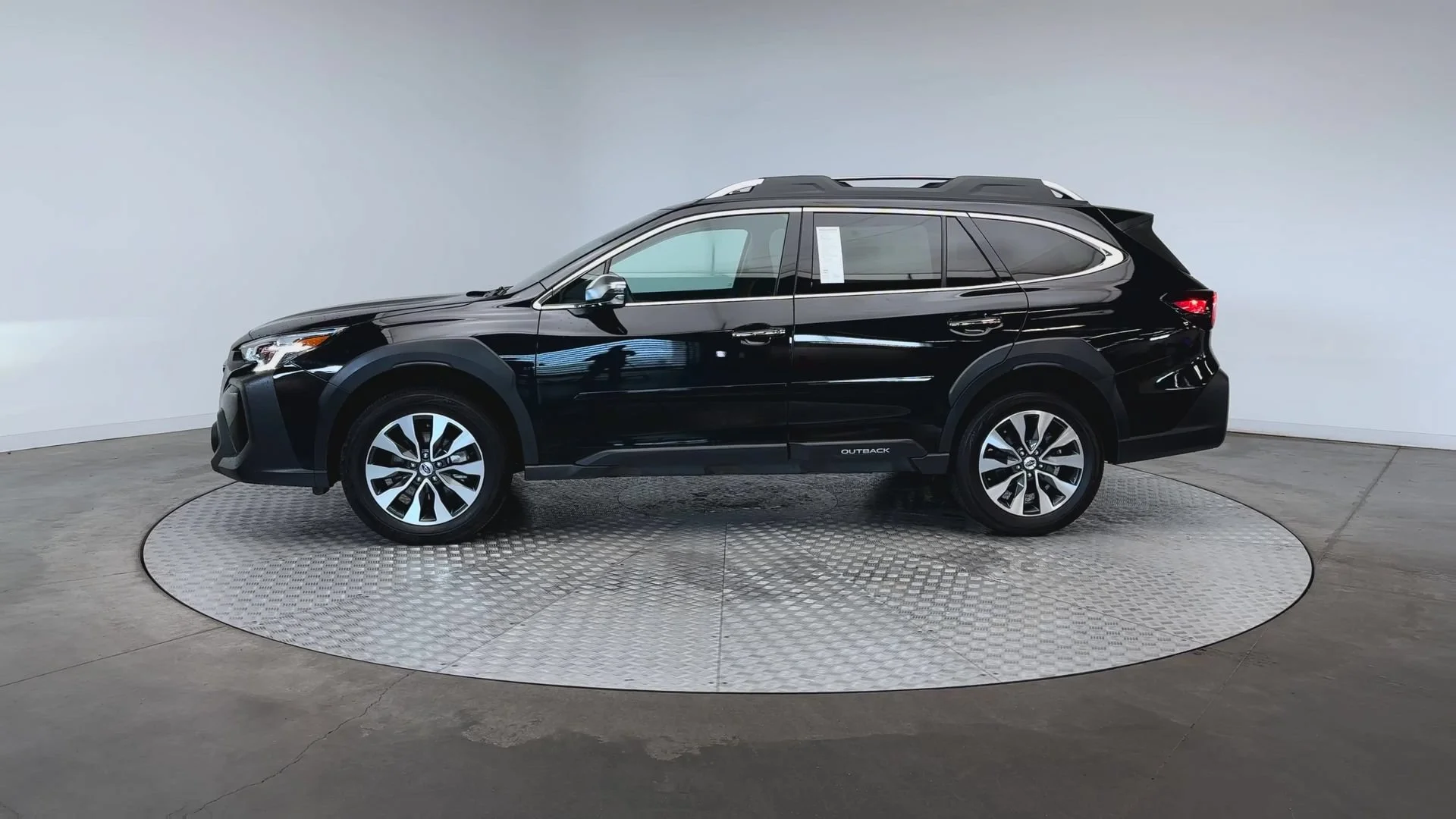 Used 2023 Crystal Black Silica Subaru Touring image 5