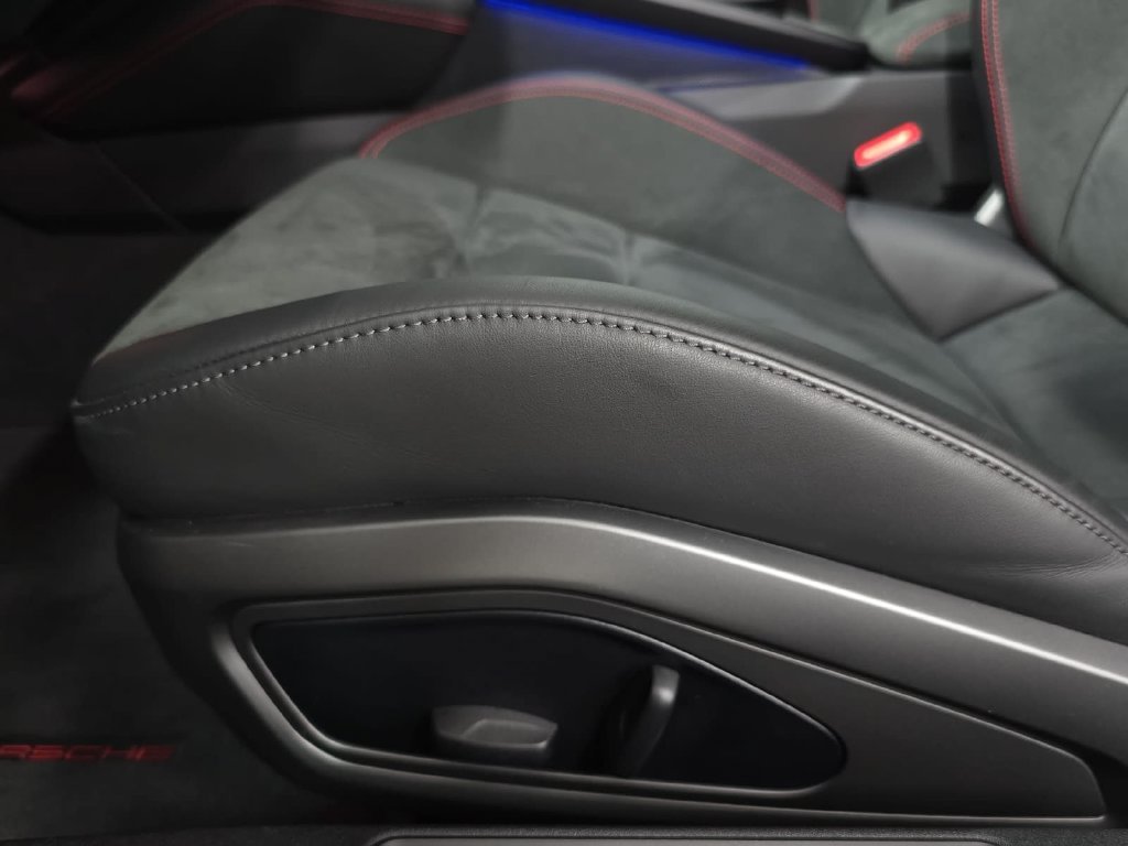 Used 2025  Porsche Carrera GTS Cabriolet image 25