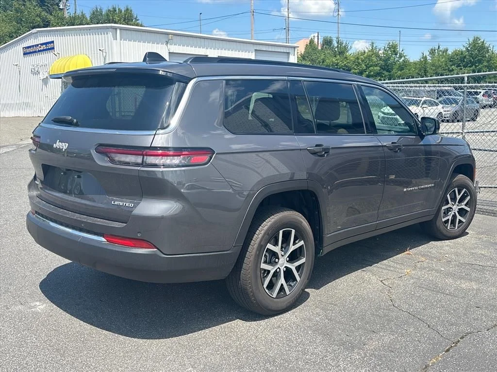 Used 2025 Gray Jeep Limited image 11