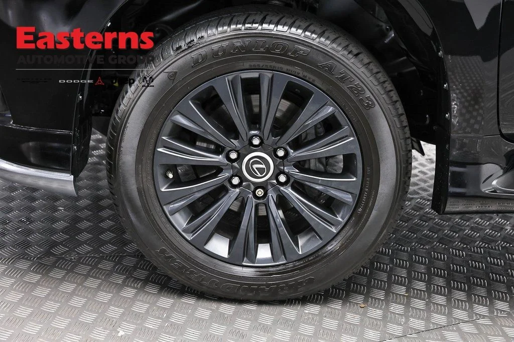 Used 2022 Black Lexus 460 image 40