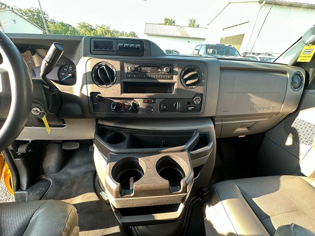 Used 2022 Yellow Ford Base image 28
