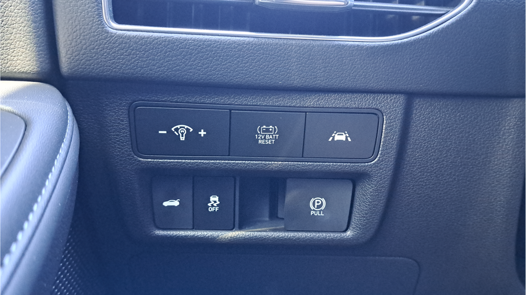 Used 2022 Gray Hyundai Limited image 27