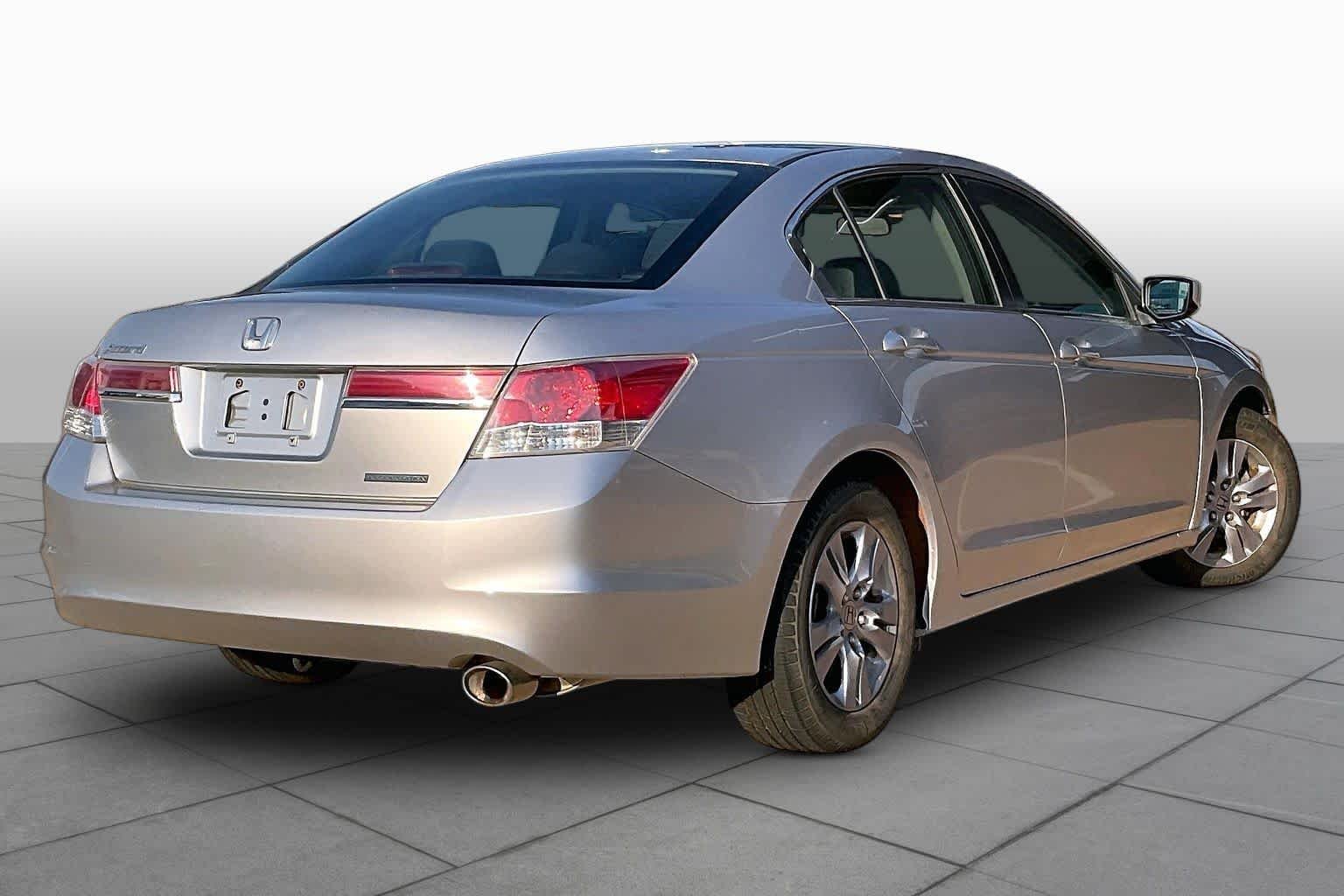 Used 2012 Polished Metal Metallic Honda SE image 13
