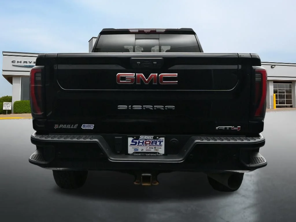 Used 2024  GMC AT4 image 4