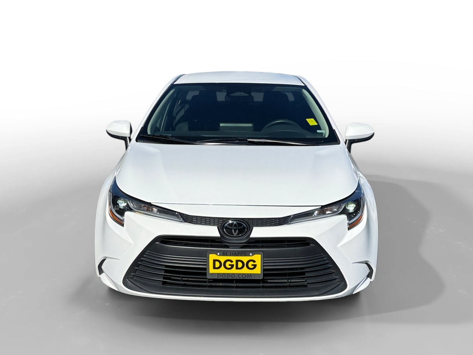 Used 2024 Ice Toyota LE image 8