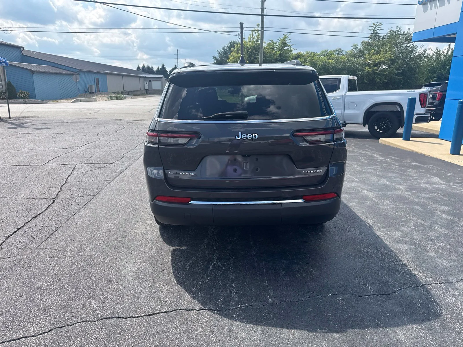 Used 2023 Gray Jeep Limited image 6