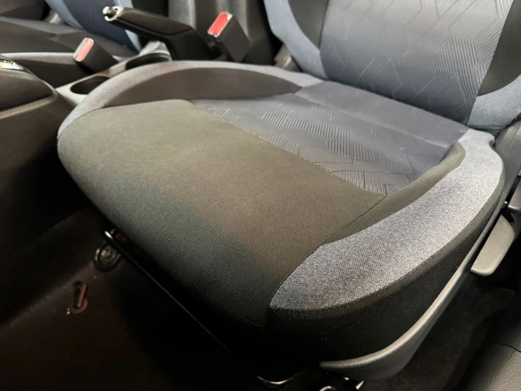 Used 2025 Black Nissan 1.6 SV image 15