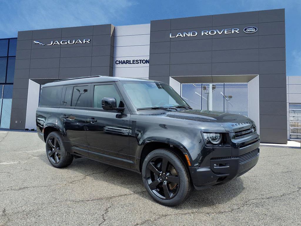 Certified Used 2026 Santorini Black Metallic Land Rover X-Dynamic SE image 7