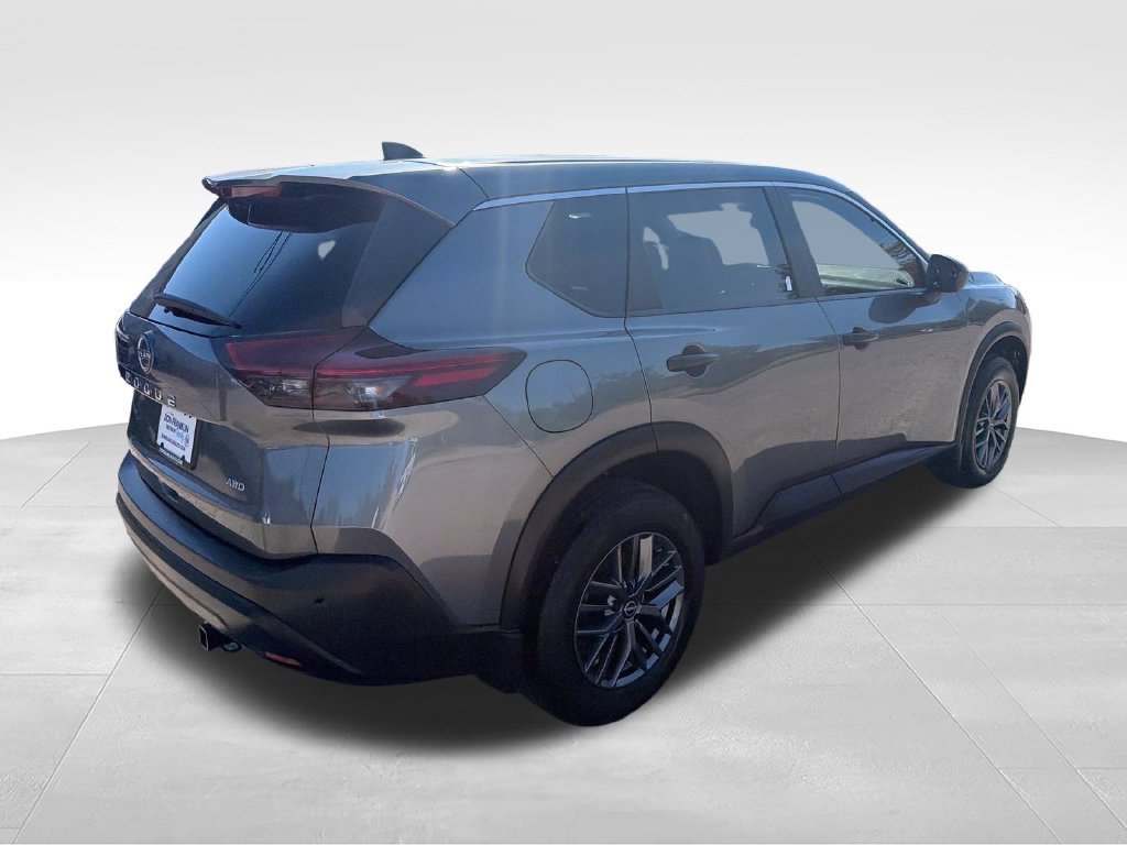 Used 2023 Gray Nissan S image 5