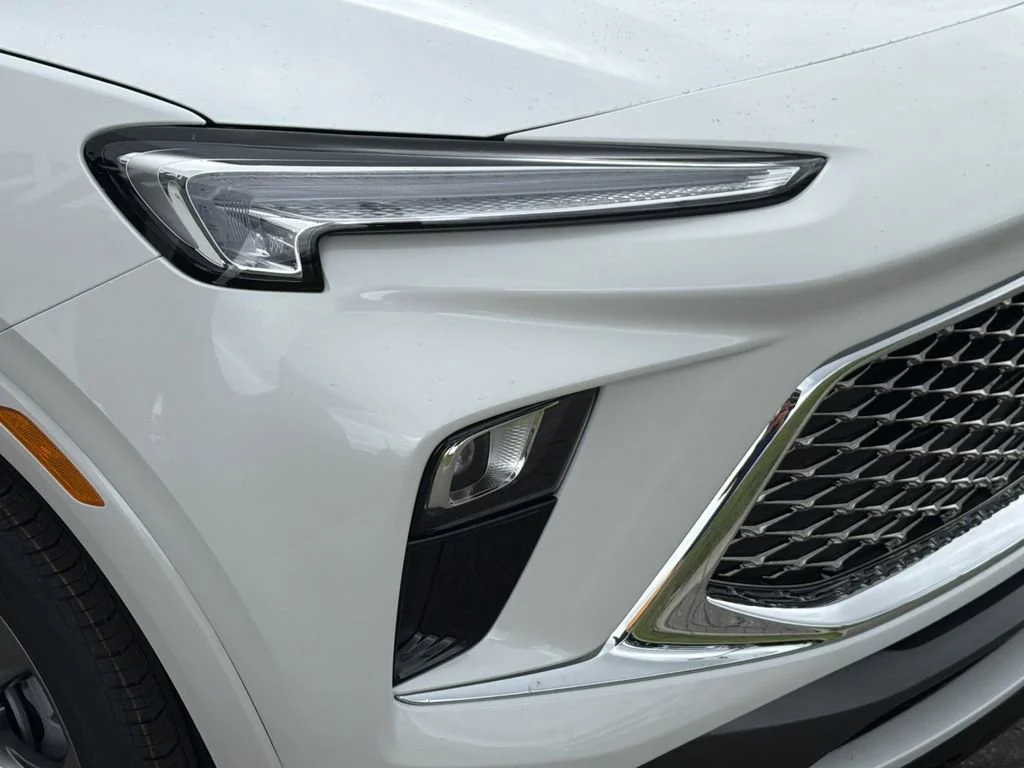 New 2026 White Frost Tricoat Buick Avenir image 8
