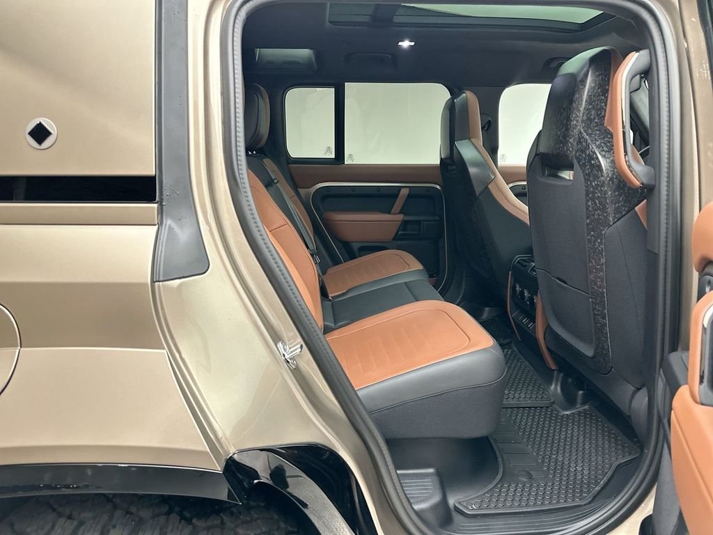 New 2026 Petra Copper Land Rover OCTA image 19