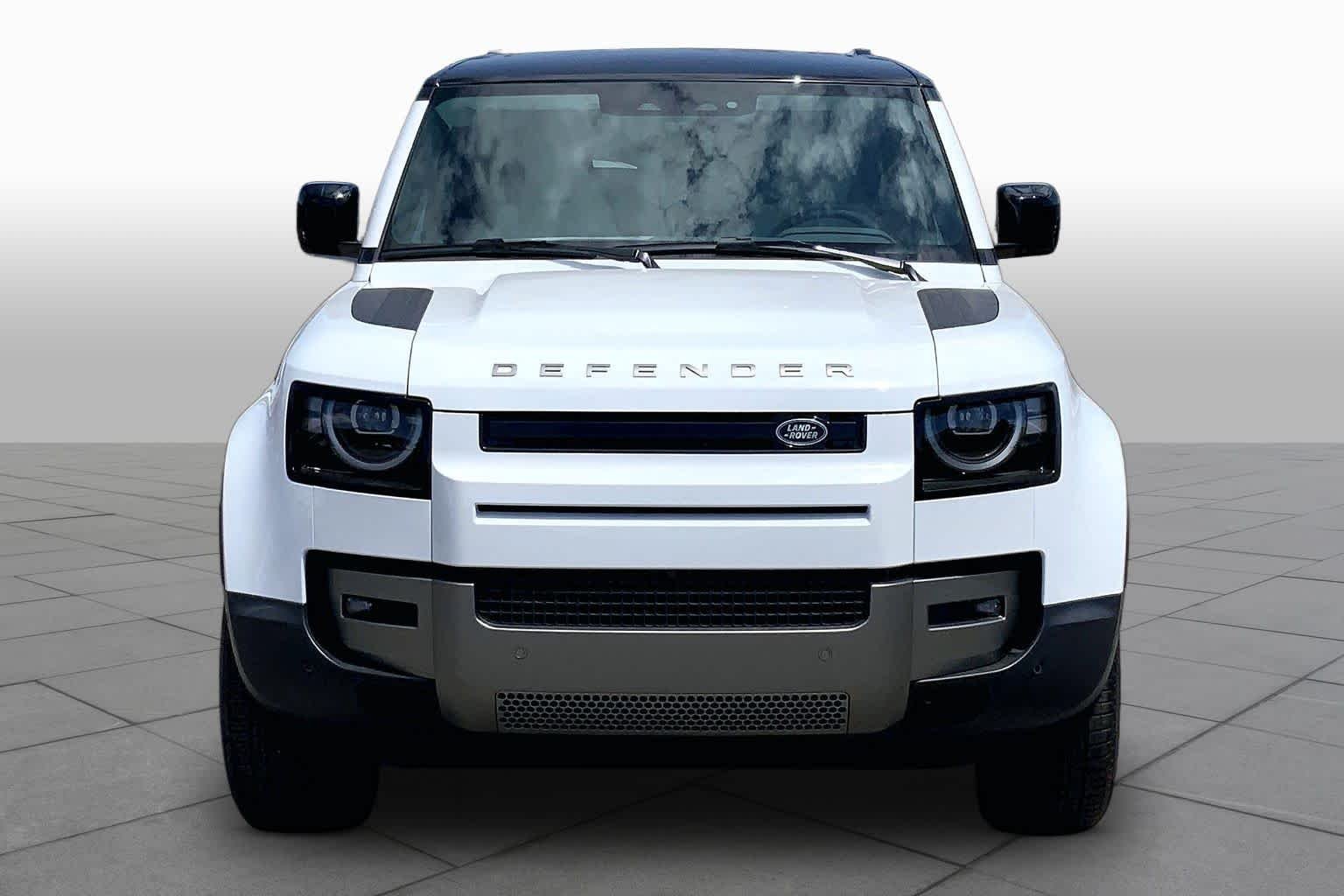 New 2026 Fuji White Land Rover S image 3