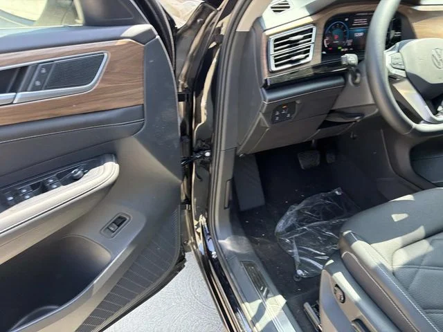 2026 Volkswagen Atlas SE w/Tech - Photo 12