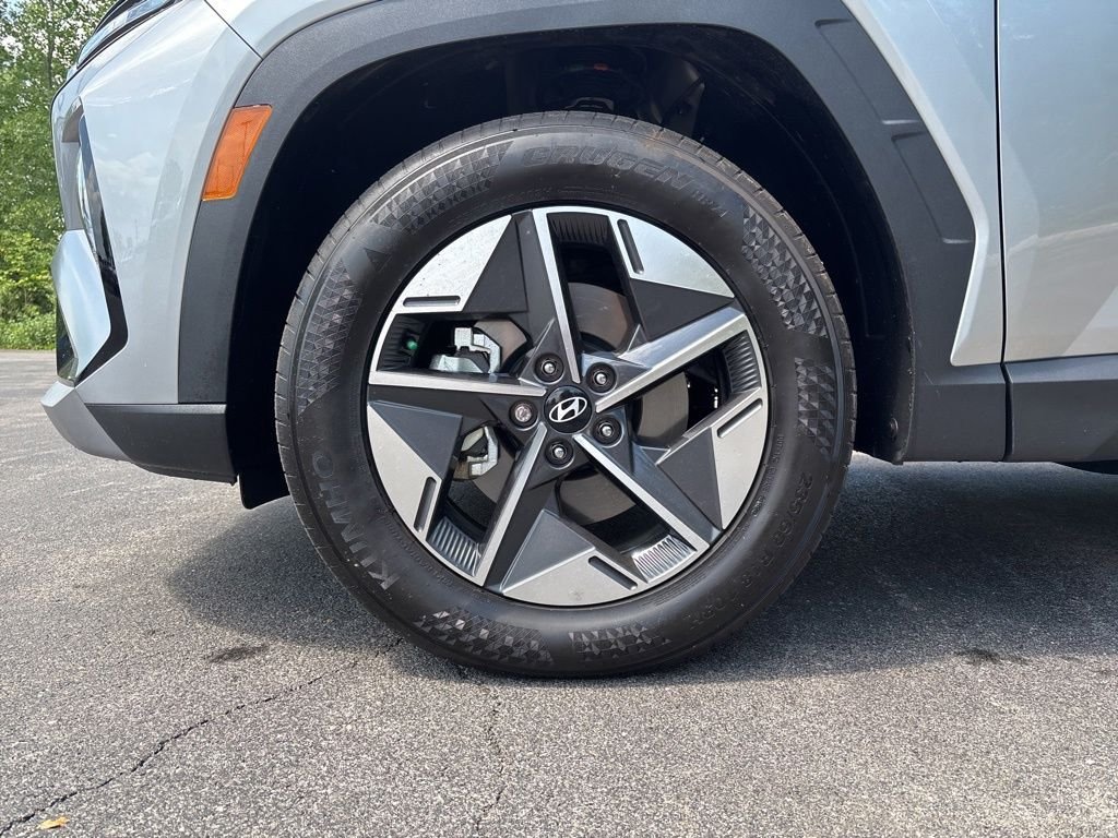 Certified Used 2025 Silver Hyundai SEL Convenience image 9