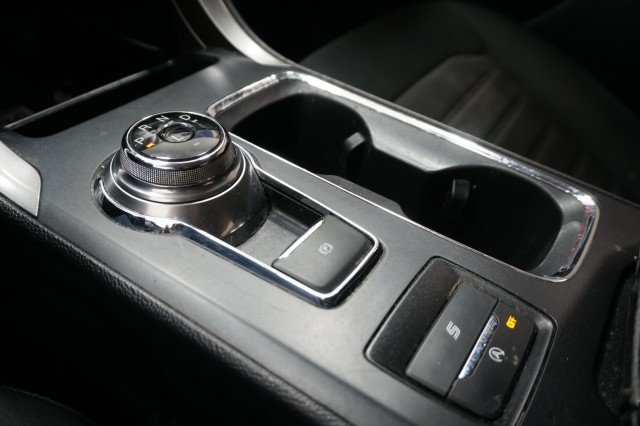 Used 2020 GREY Ford SE image 33