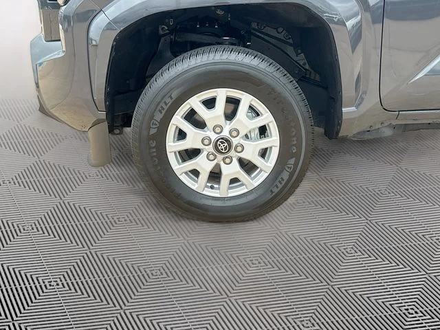Certified Used 2024  Toyota SR5 image 33