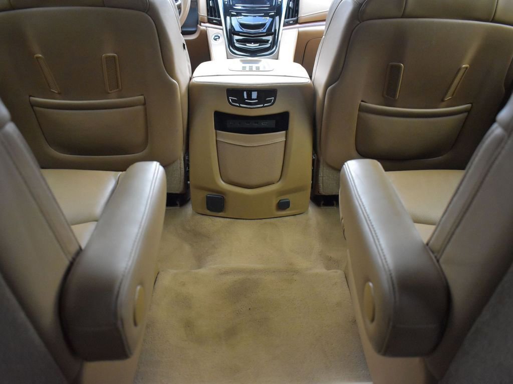 2017 CADILLAC ESCALADE - Image 31