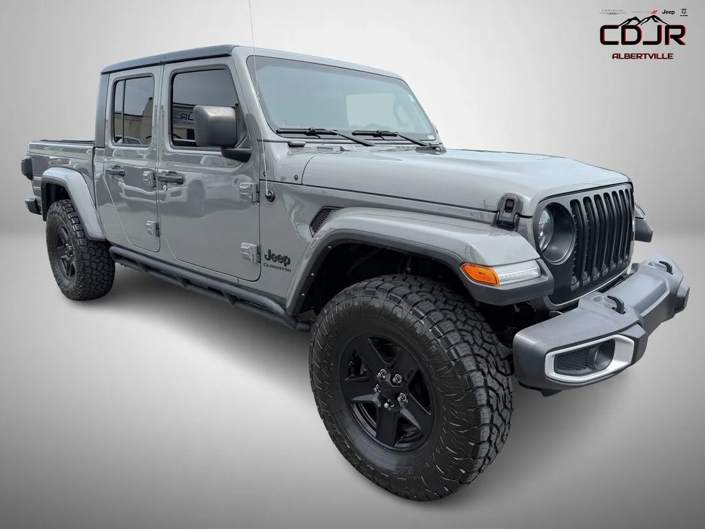 2021 Jeep Gladiator Sport S's photo