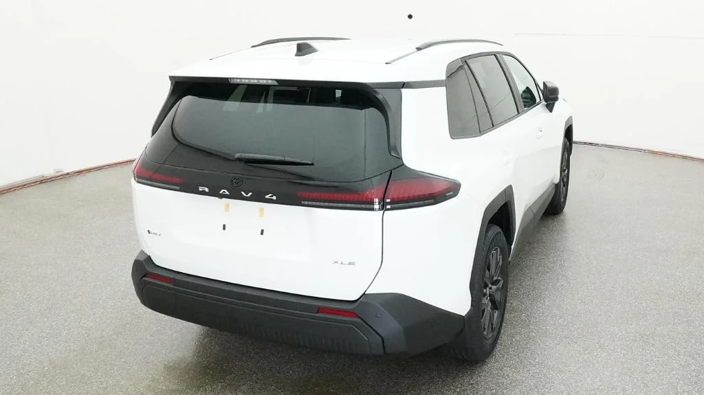 New 2026 Ice Cap Toyota XLE Premium image 10