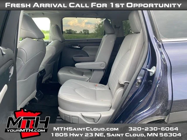 Used 2022 Blue Toyota XLE image 10