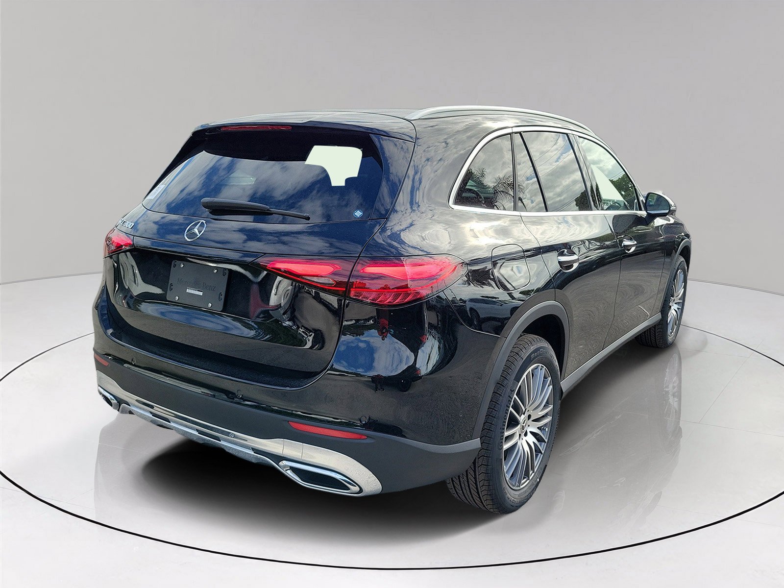 New 2026 Black Mercedes-Benz GLC 300 image 6