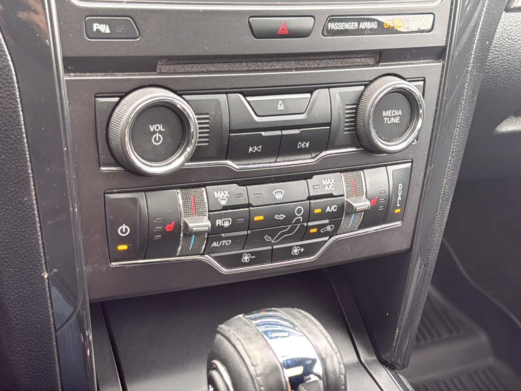 Used 2018 Black Ford XLT image 21