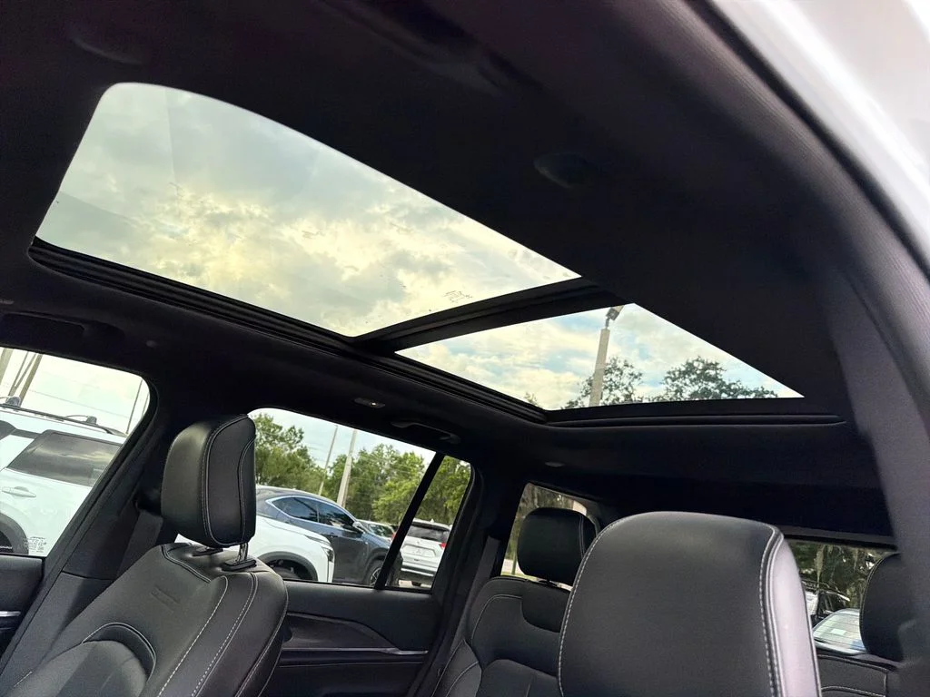 2023 Jeep Grand Cherokee Overland 4xe - Photo 17