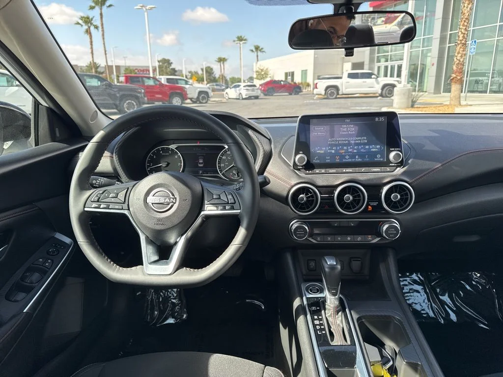 2025 Nissan Sentra SR - Photo 17