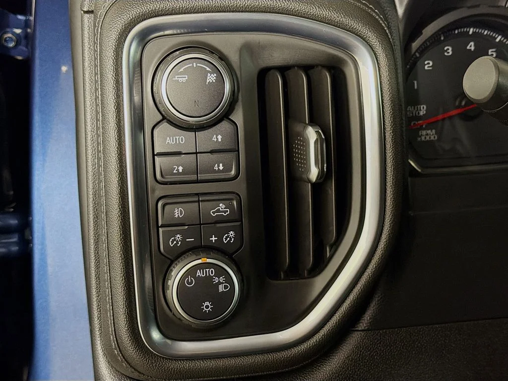 Used 2019 Blue Chevrolet LT Trail Boss image 11