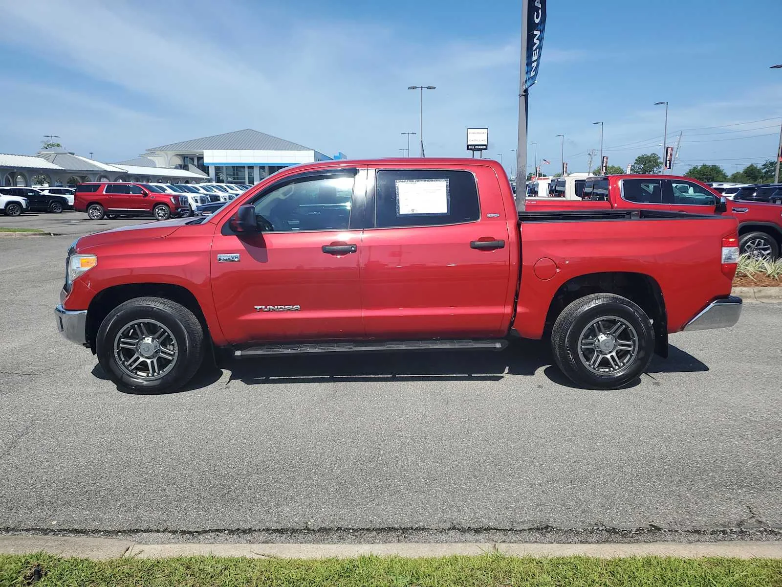 Used 2016  Toyota SR5 image 2