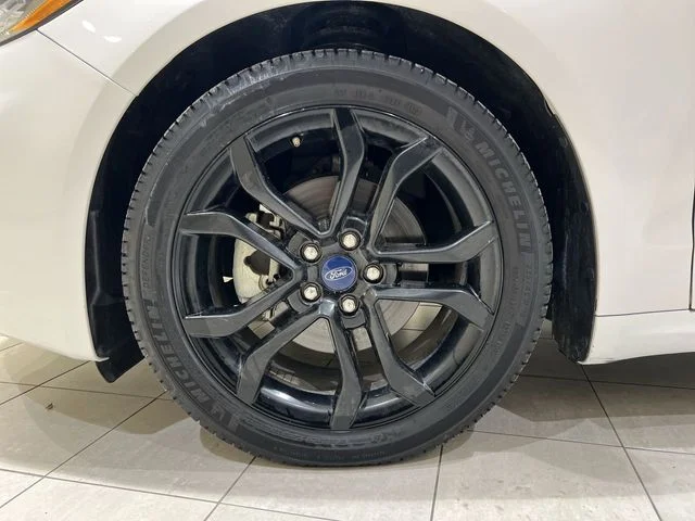 Certified Used 2020 White Ford SE image 27