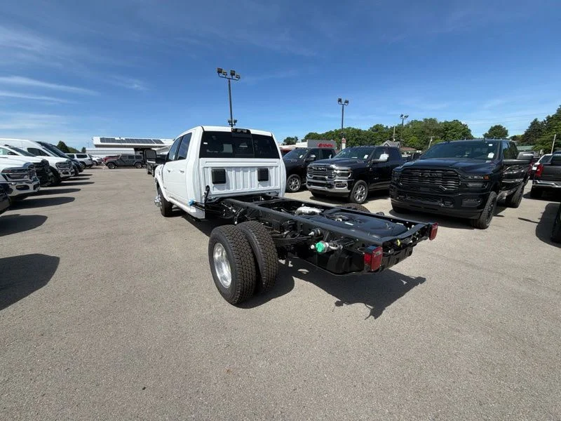 New 2026 Bright White Clear-Coat Exterior Paint RAM Laramie image 5