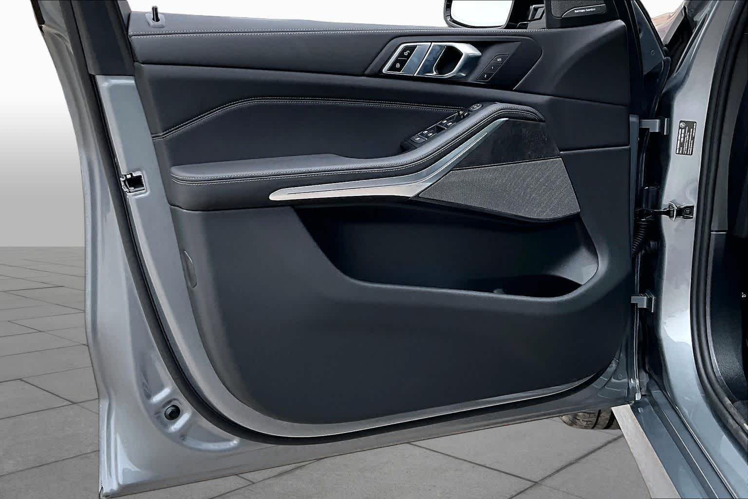 New 2026 Skyscraper Grey Metallic BMW xDrive40i image 10